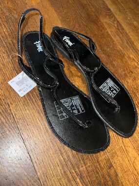 Black Women's T-Strap Slingback Sandals